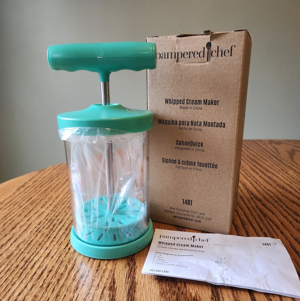 Pampered Chef whipped cream maker NEW in Box